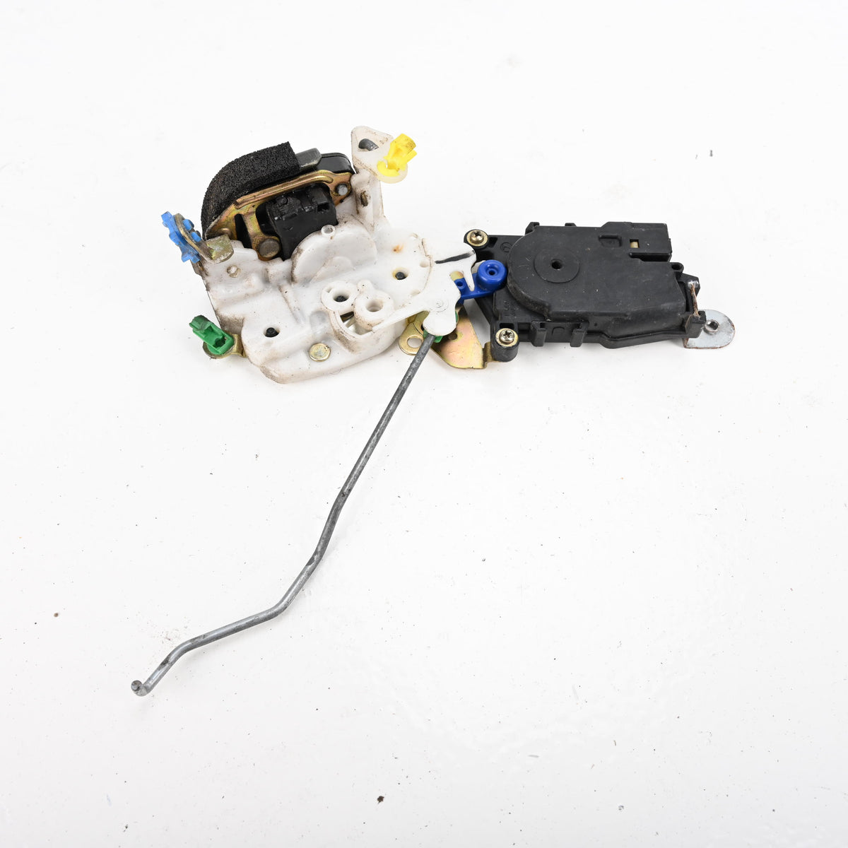 Left front door lock assembly suit 98 99 00 01 02 Subaru Forester GT