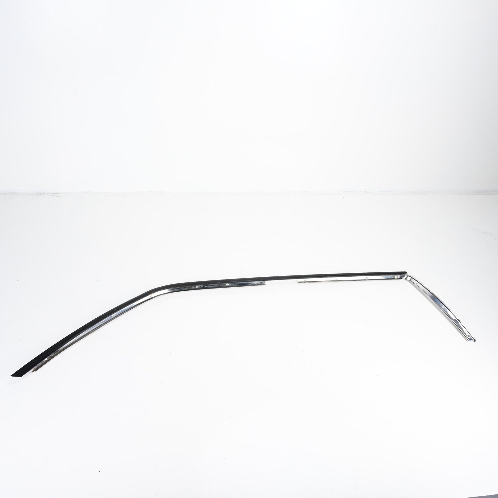 Left window surround mould  Suit 98 99 00 01 02 Subaru Forester GT