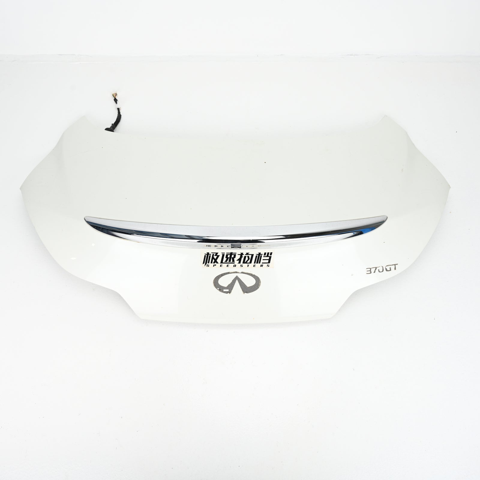 Bootlid suit Infinity G37 & V36 Nissan Skyline