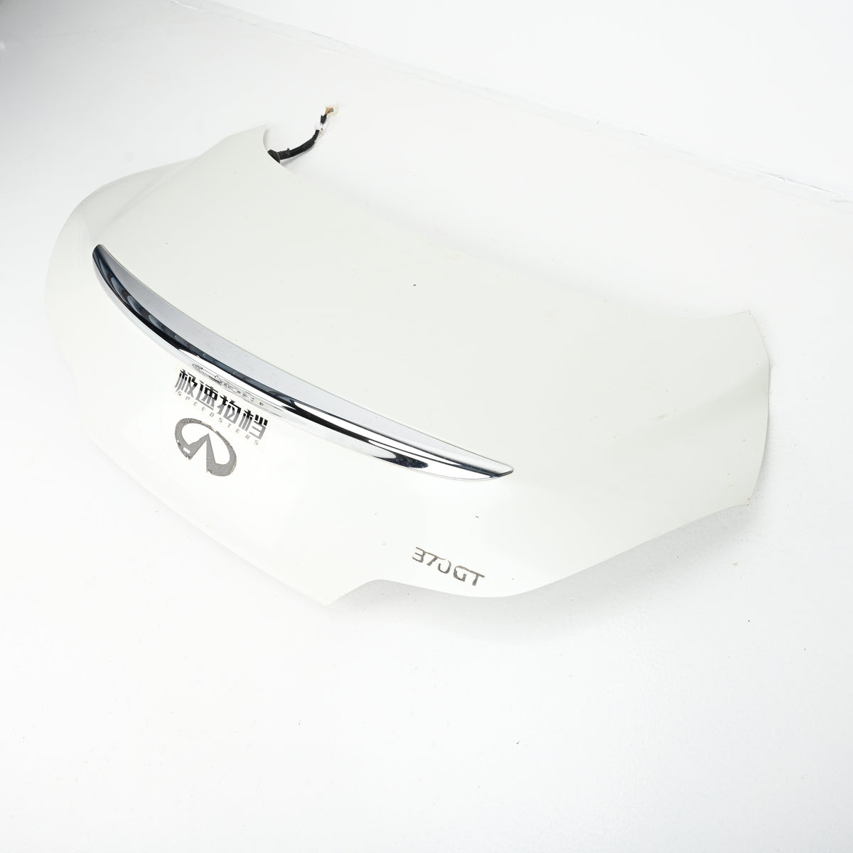 Bootlid suit Infinity G37 & V36 Nissan Skyline